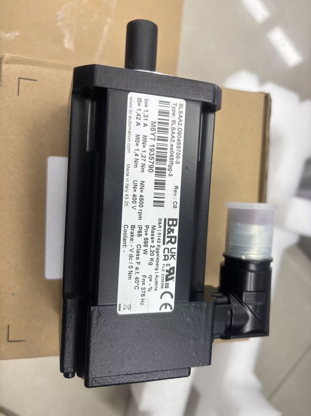 B&R伺服电机 8LSAA2.D9045S700.3